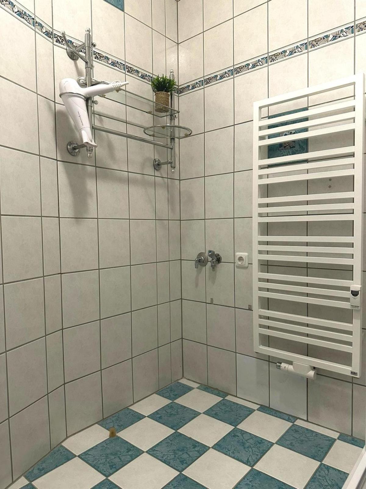 Raha Apartments - Modernes Studio-Apartment - Hbf - Gratis Parkplatz Erfurt Exterior foto