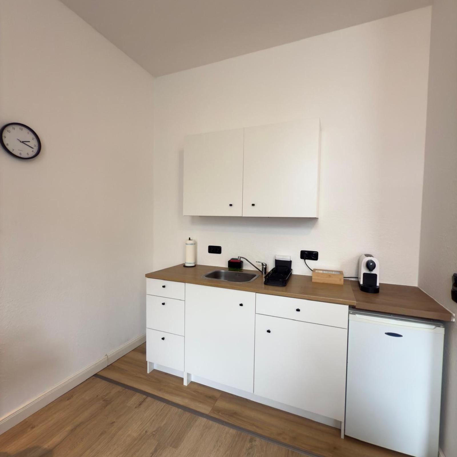 Raha Apartments - Modernes Studio-Apartment - Hbf - Gratis Parkplatz Erfurt Exterior foto