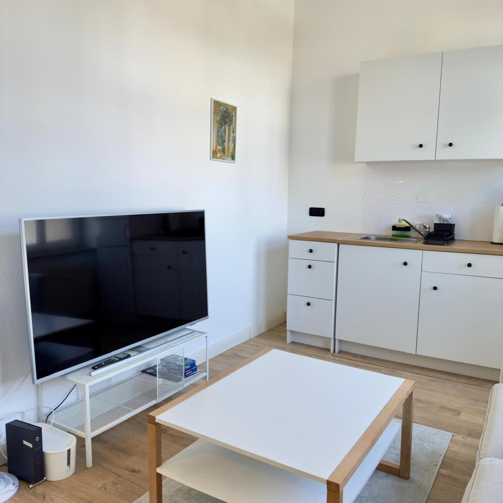Raha Apartments - Modernes Studio-Apartment - Hbf - Gratis Parkplatz Erfurt Exterior foto